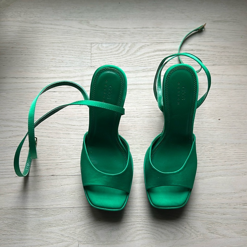 Green satin platform heels size 8 worn once